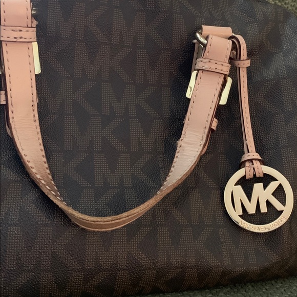 Michael Kors Grayson Satchel - Picture 2 of 16